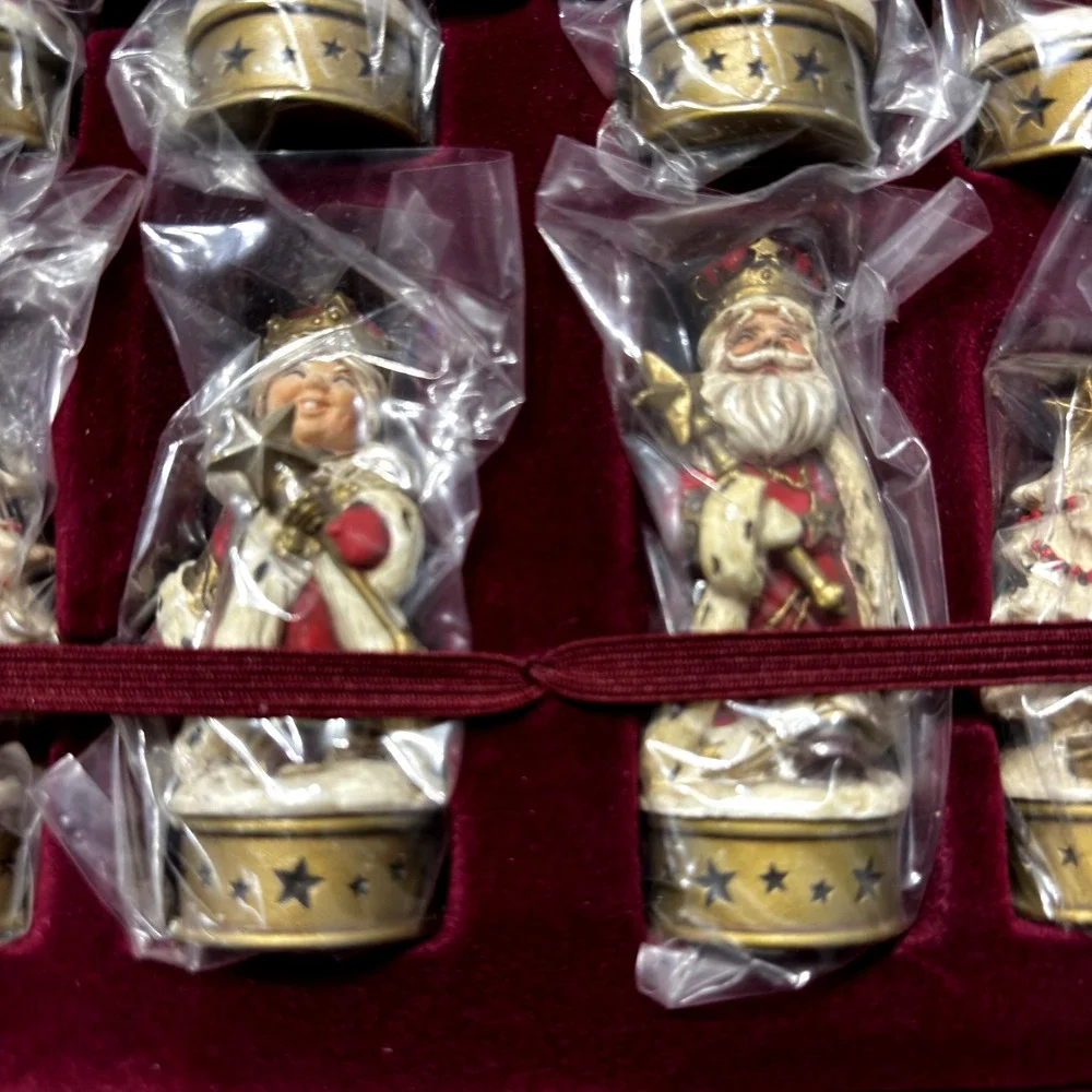 Vtg Hallmark 2004 Christmas Chess Set A Winter Adventure North Pole NEW w/ FLAW